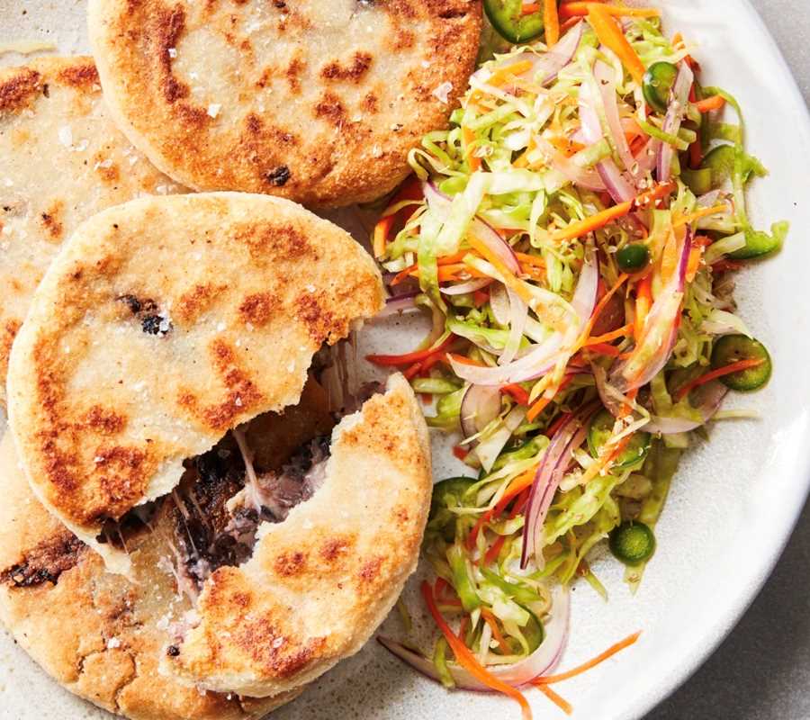 Queso, Frijol, Chicharron Pupusa 